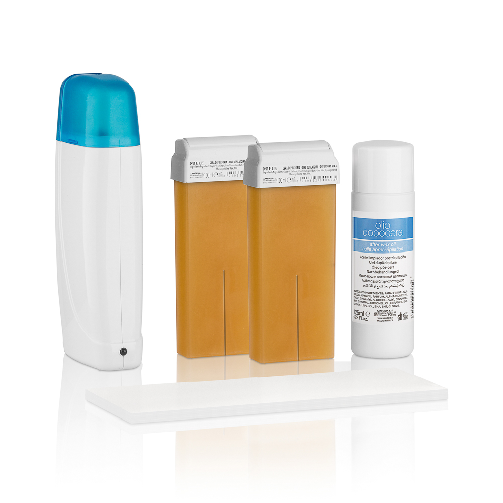 Kit d’épilation XanitaliaPro Self Waxing Honey Natural comprenant un chauffe-cire roll-on, deux recharges de cire au miel, une huile nettoyante après épilation et des bandes dépilatoires.