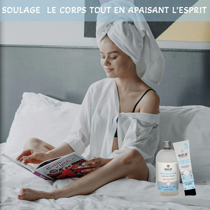 Femme en moment de détente avec deux produits Marlay Cosmetics